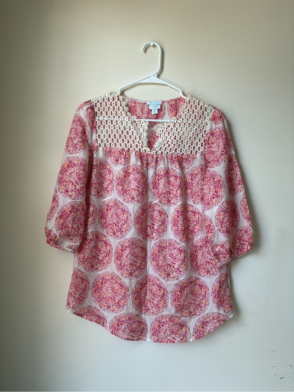 Calypso 100% Silk Blouse Pink Geometric Floral Crochet Neckline 3/4 Sleeve XS